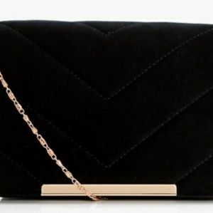 🚨Black Velvet Cross Over Clutch